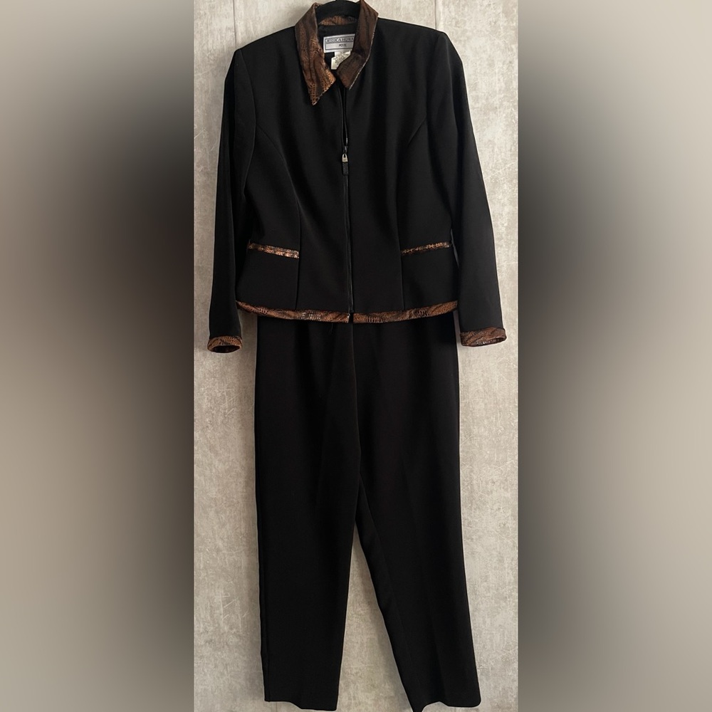 Jessica Howard Women’s 2pc Black Animal Trim Zip Up Blazer Jacket Pants Sz 10P